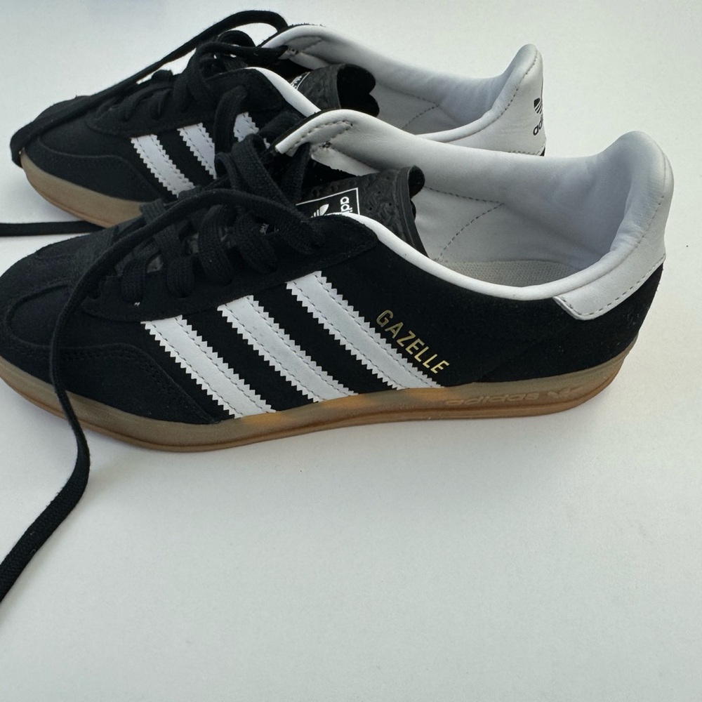 Adidas Black and White Sneakers Classic Design Gazelle - Picture 2 of 7